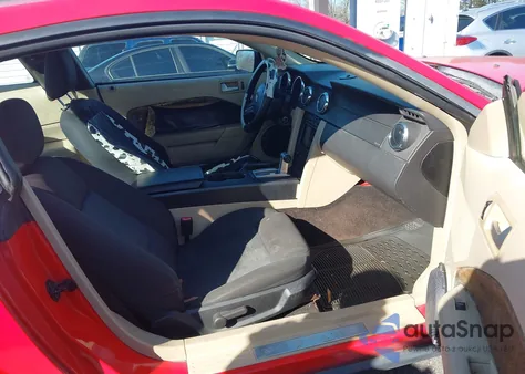 2007 Ford Mustang V6 Deluxe/V6 Premium z USA, uszkodzony, nr VIN 1ZVFT80N975197546